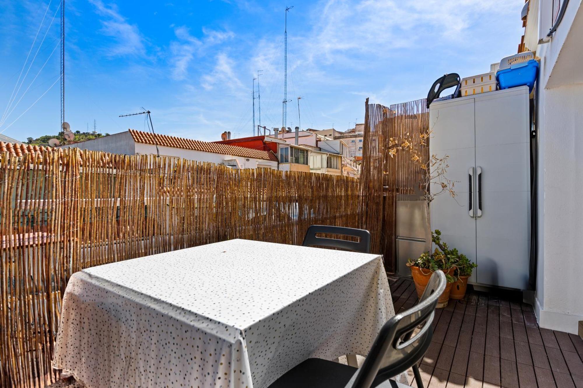Charming 1br With Terrace Near El Carmel Appartement